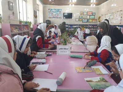 برگزاری ایستگاه نقاشی با حضور دانش اموزان دبستان شهید بنی عقیل