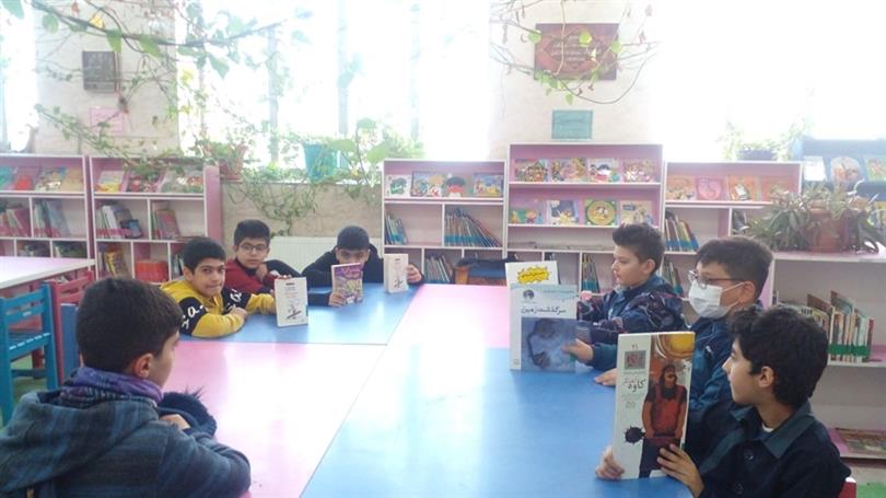 نشست کتابخوان کتابخانه ای