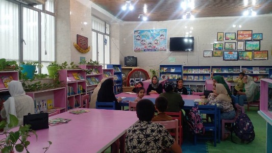 نشست قصه خوانی